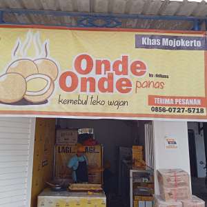 Onde-onde panas by Derums