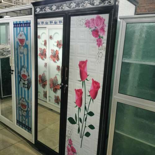 Almari baju pintu geser