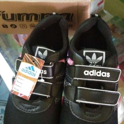 Sepatu sekolah anak ukuran 35 hitam