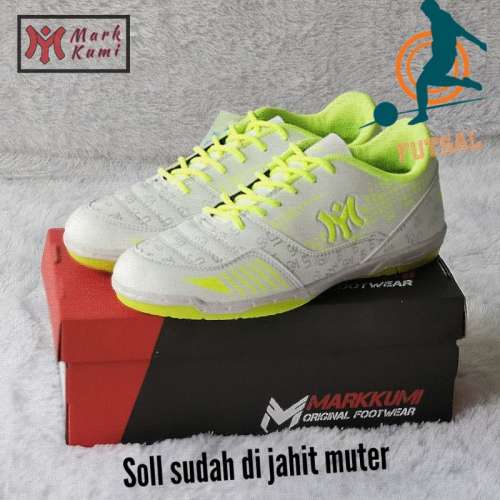 Sepatu olahraga futsal putra terbaru size 38-44