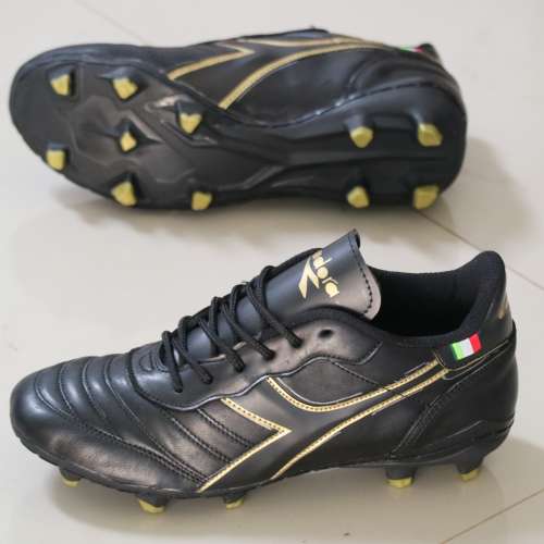 Sepatu bola kulit sapi asli outsol sudah di jahit