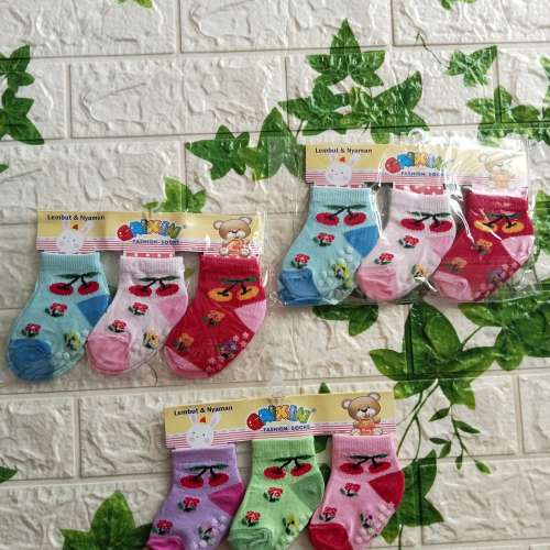 Set Isi 3 pasang KAOS KAKI CEWEK NEWBORN ANTI SELIP