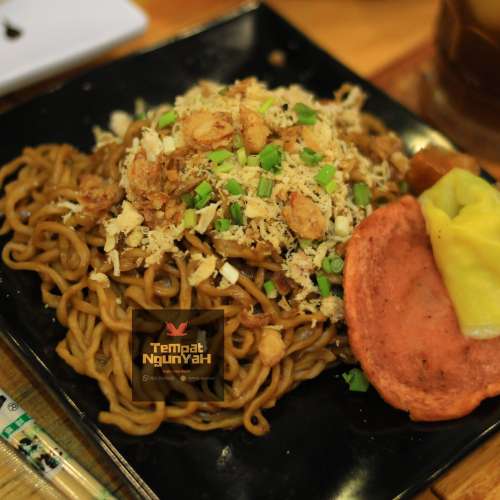 Mie mbledos gosong (Tempat Ngunyah)