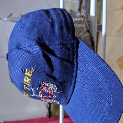 Simple cap