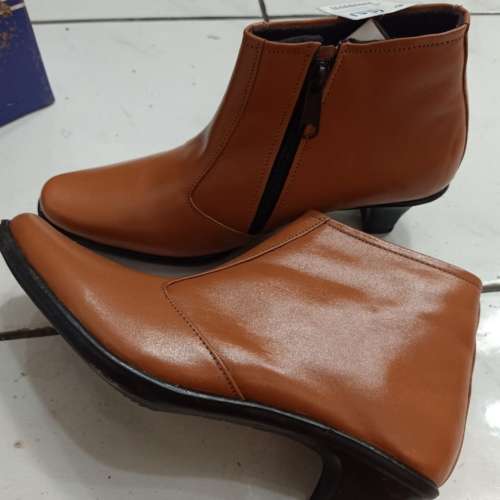 Sandal sepatu kulit