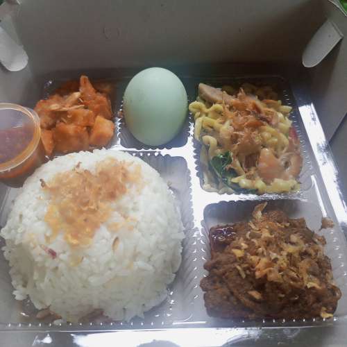 Nasi kotak