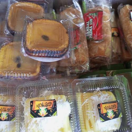 Aneka kue basah