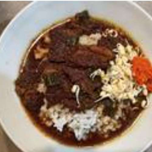 Nasi rawon daging sapi
