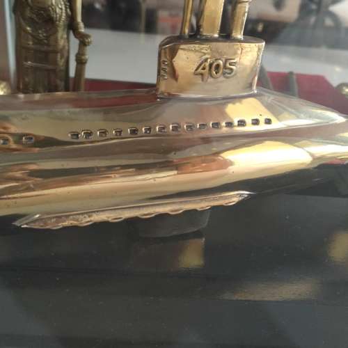 Miniatur kapal cor kuningan