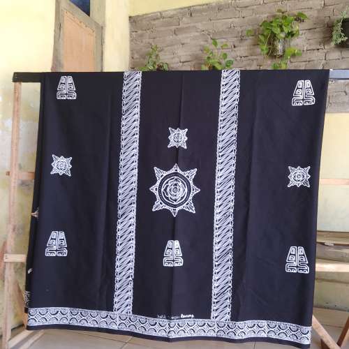 Sarung batik khas Mojopahit