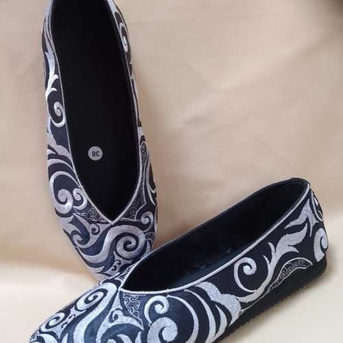 Sepatu wanita kerja dewasa motif etnik handmade