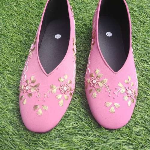 Sepatu wanita craft motif bunga size 38