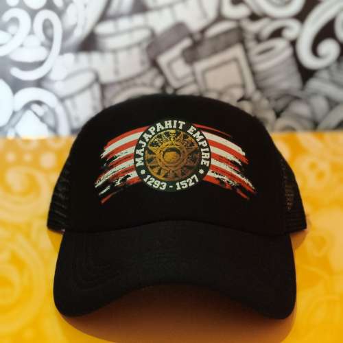 Tracker hat