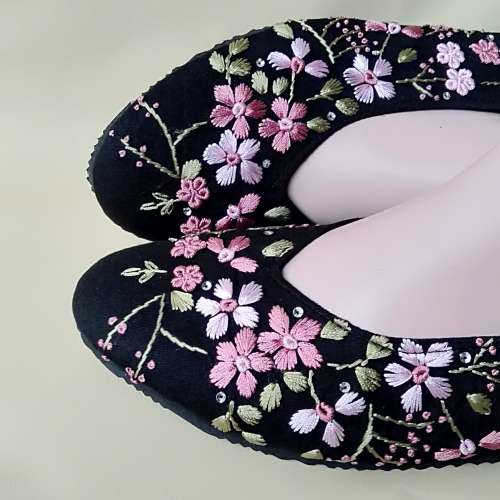 Sepatu wanita etnik motifbunga jumbo big size 43