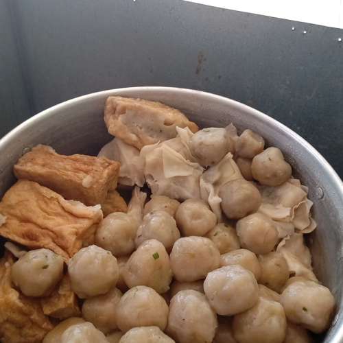 Cilok dan pentol tahu