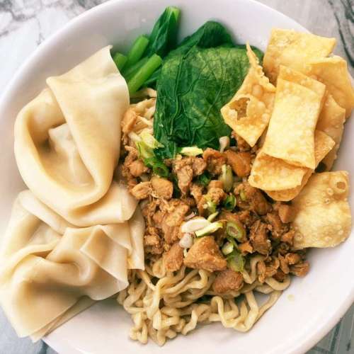 Mie ayam pangsit