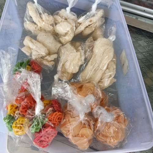Kerupuk seblak mentah