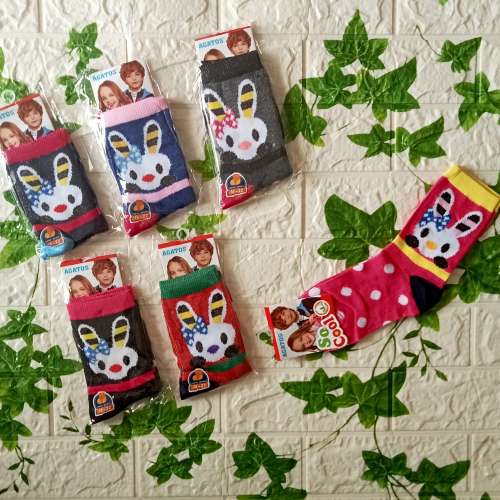 Kaos kaki anak cewek TK