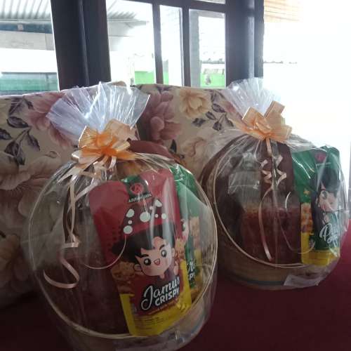 PARCEL OLEH OLEH KHAS TRAWAS