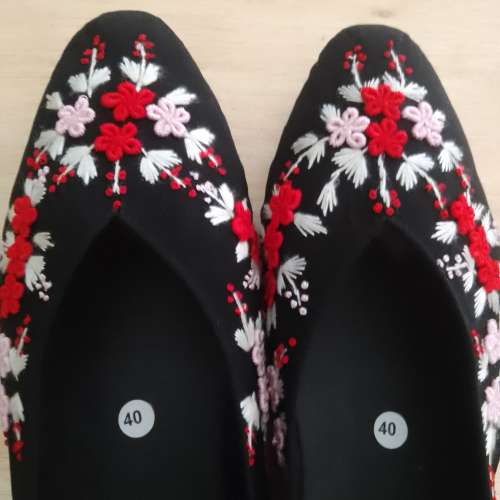 Sepatu kerja wanita handmade motif bunga