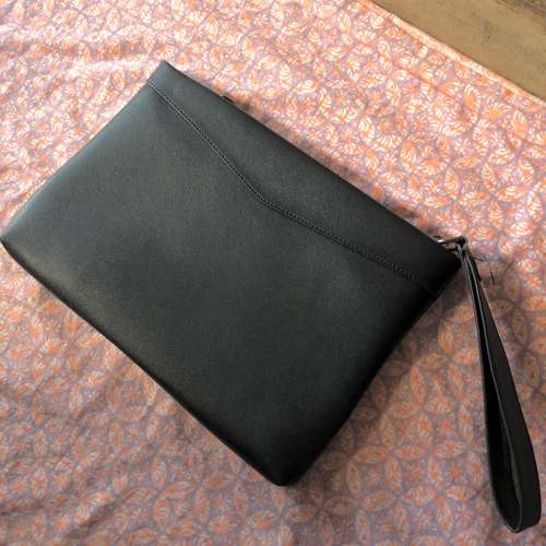 Bryan leather clutch