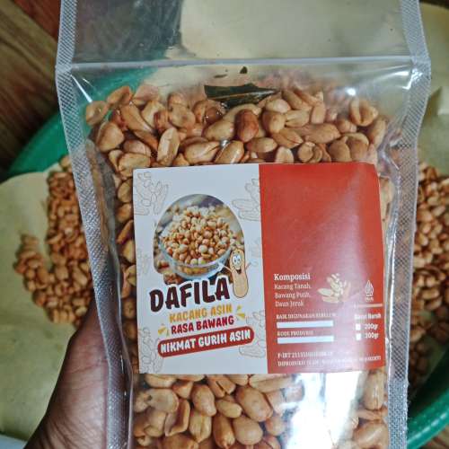 Kacang asin dafila khas desa pucuk