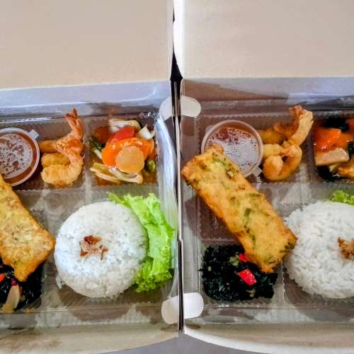 Nasi kotak udang saus padang
