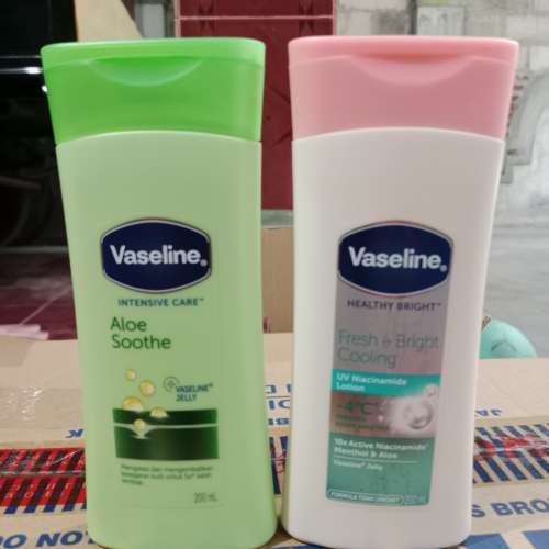 Vaselin 200ml hijau dan pink
