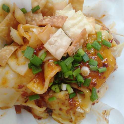 Pangsit chili oil