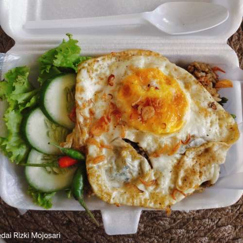 Nasi goreng telur
