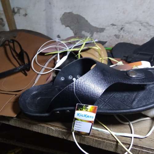 Sandal tahan air anti banjir