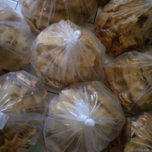 Peyek kacang & Dawu