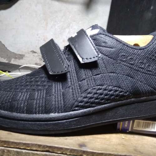 Sepatu sekolah anak TK SD