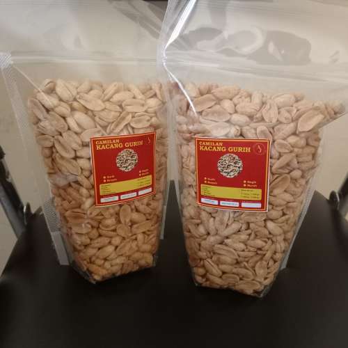 Kacang asin gurih Bu Etik