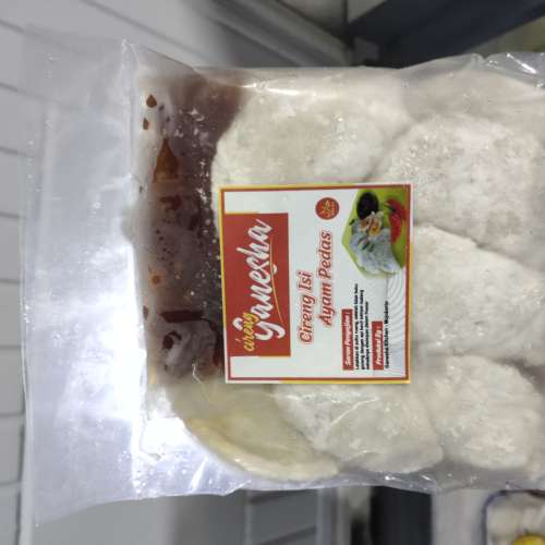 Cireng isi ayam suwir pedas