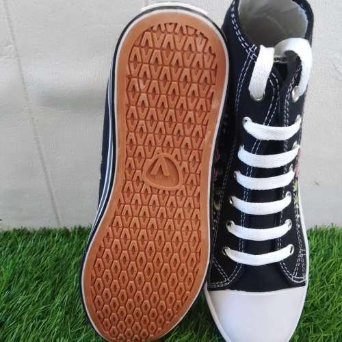 Sepatu Olahraga Wanita Sulam Tangan Handmade Kasual Size 36