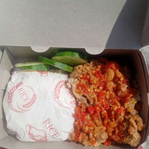 Nasi ayam geprek #Favoritz Fried Chicke