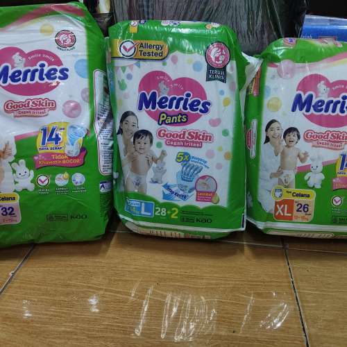 Merries M32+2, L28, XL26