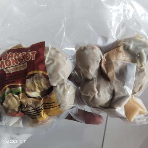 Bakso keju moncrot