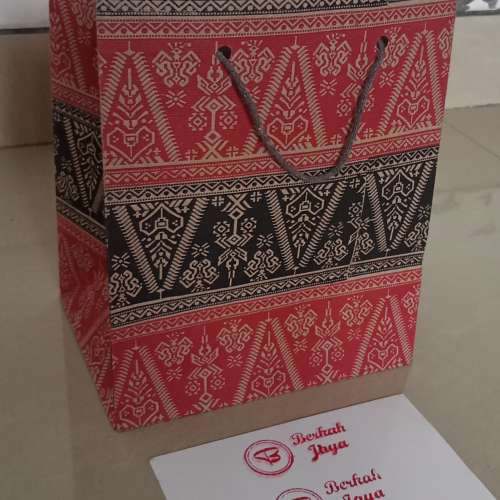 Paper bag / tas songgong, ukuran R5 motif/batik