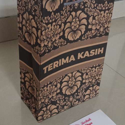 Paper bag / tas bingkisan, ukuran R6 panjang (sarung) motif/batik, 1 lusin
