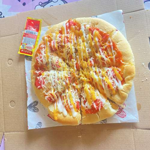 pizza sosis keju