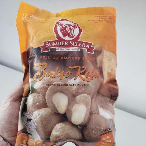 Sumber selera bakso isi keju lumer