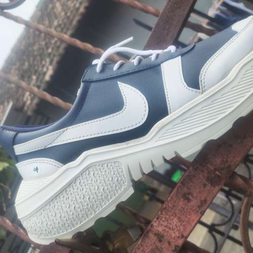 Sepatu sport