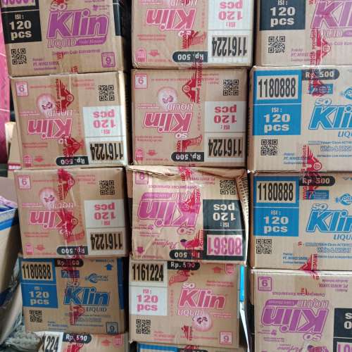 Soklin liquid 500 renteng kartonan
