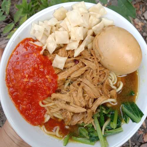 Mie ayam telur