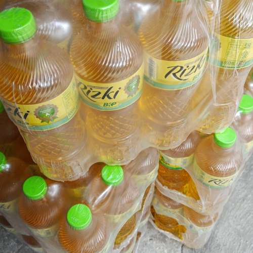 Minyak goreng rizky 1 slop ( HABIS)