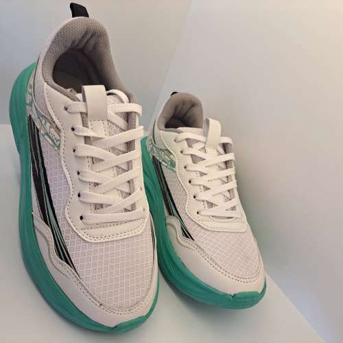 Sepatu Running "DLM"