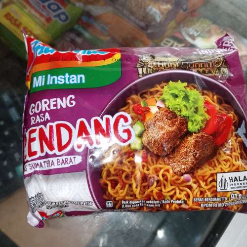 Indomie goreng rendang