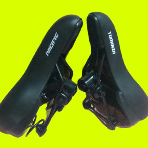 sadel pasific warna hitam pakai per